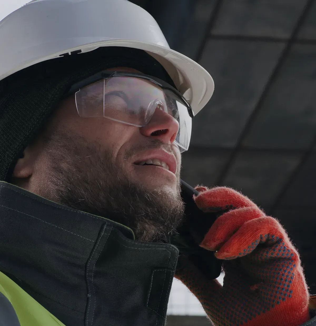 contractor answering his client call